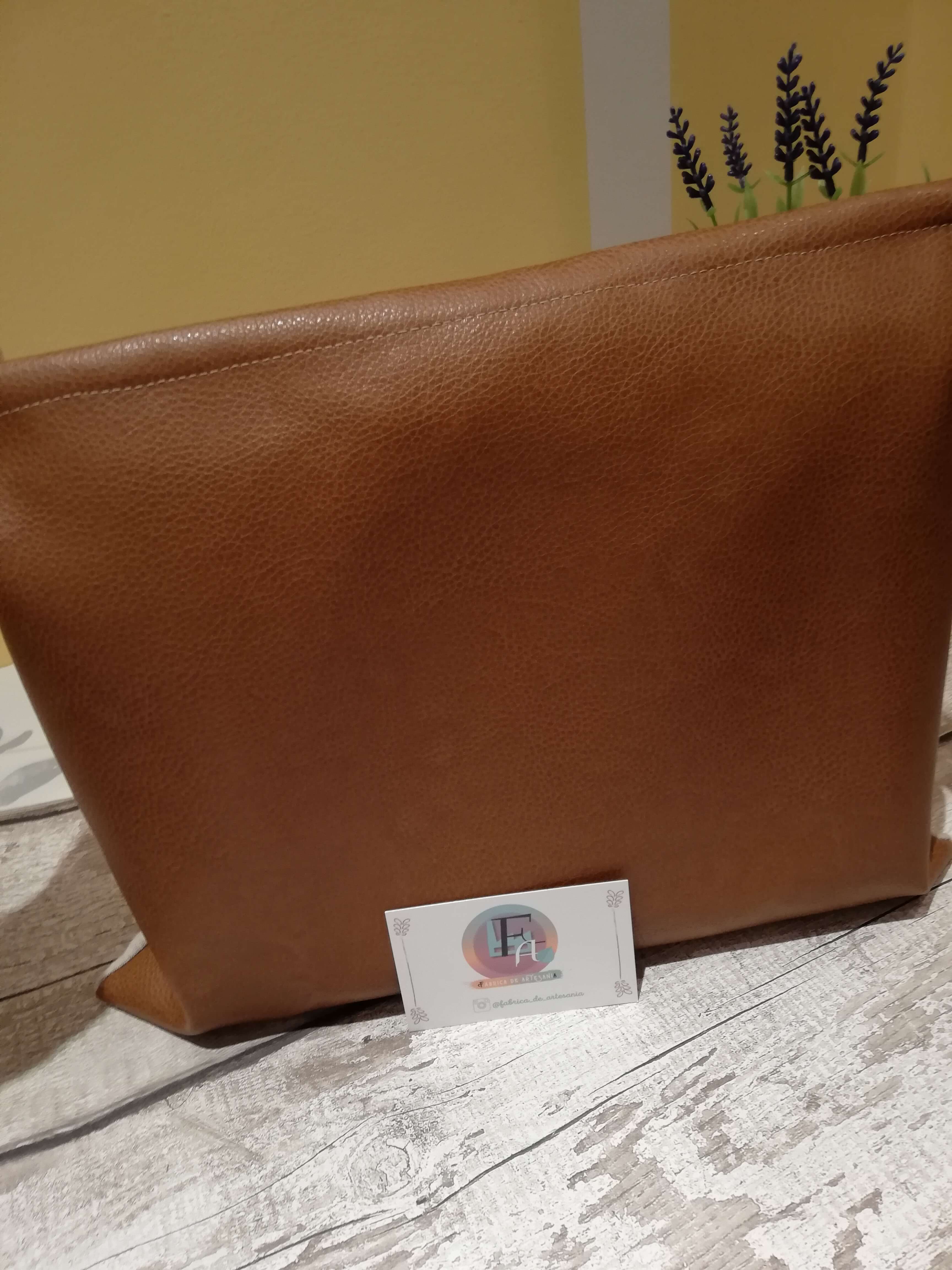 Trasera de polipiel marrón del portadocumentos para Mari